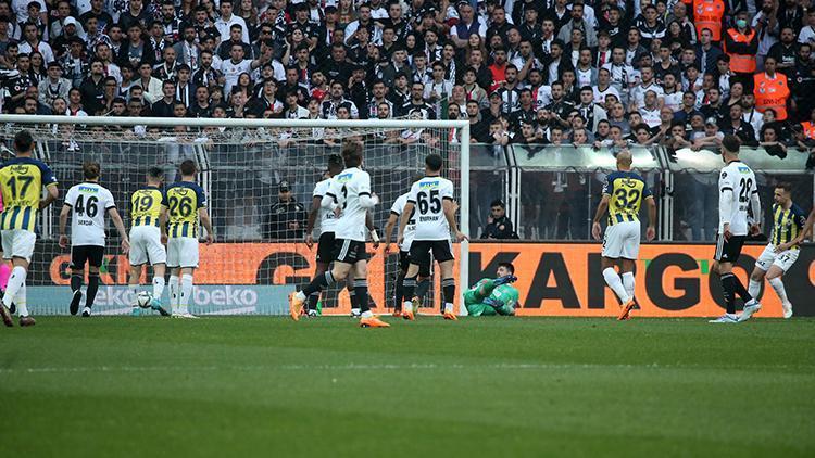 Vodafone Parktaki Beşiktaş - Fenerbahçe derbisinde gergin anlar