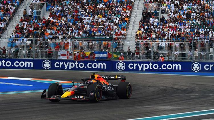 Miamide kazanan Max Verstappen