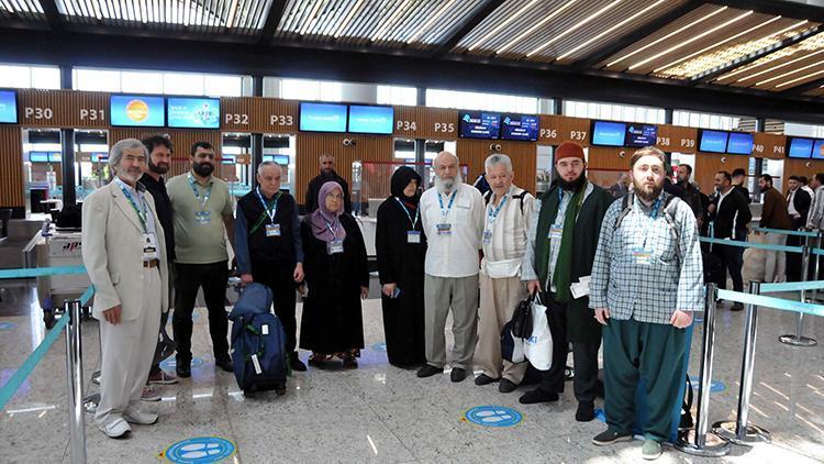 İki yıl aradan sonra ilk umre grubu yola çıktı