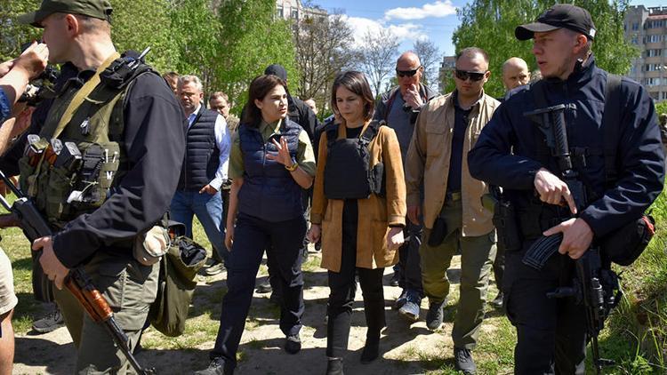 Almanyadan flaş Kiev kararı... Dışişleri Bakanı açıkladı