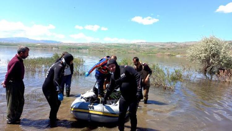 Şişme botu delinen sağlık çalışanı gölde boğuldu