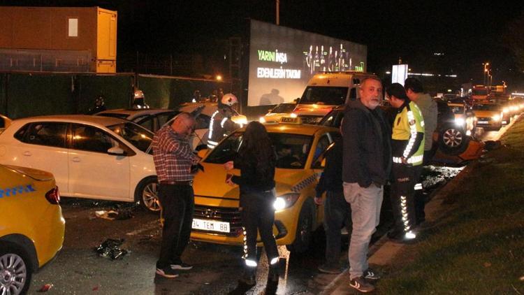 Beşiktaşta 7 araç zincirleme kazaya karıştı; kazaya neden olan sürücü kaçtı