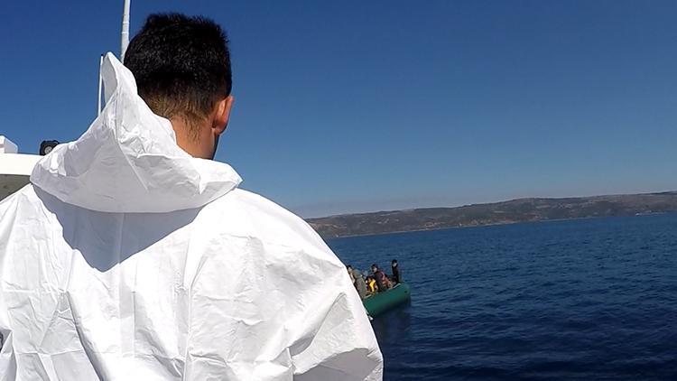 Yunanistanın geri ittiği 30 göçmen kurtarıldı