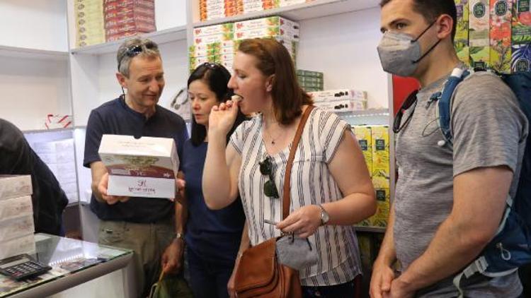 Edirneye gelen turistler, tarihi lezzetlere hayran kaldı