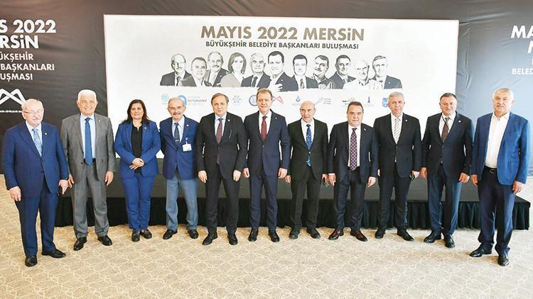 CHP’li başkanlar Mersin’de toplandı