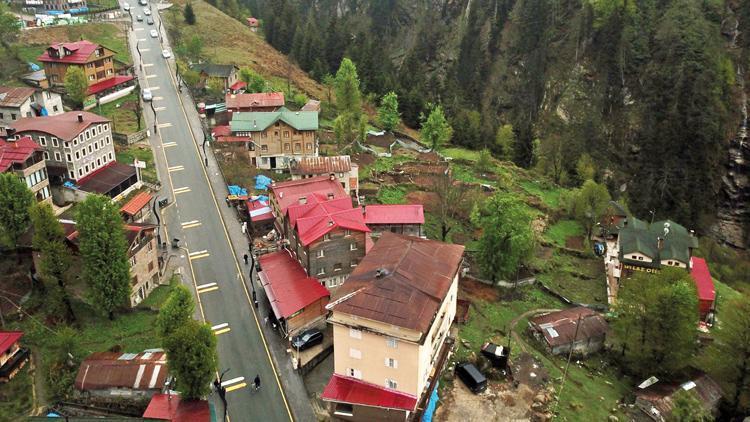 Bakan Kurum, Ayder’deki turizm tesislerinde sona gelindiğini açıkladı: ‘Rize turizm merkezi olacak’