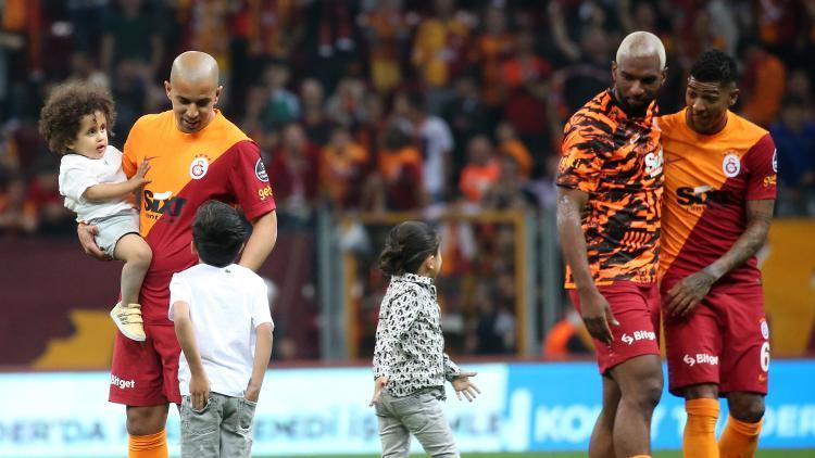 Galatasarayda Sofiane Feghouli ve Ryan Babelden veda