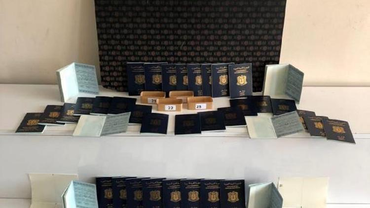 Hatay’da 50 adet sahte pasaport ele geçirildi