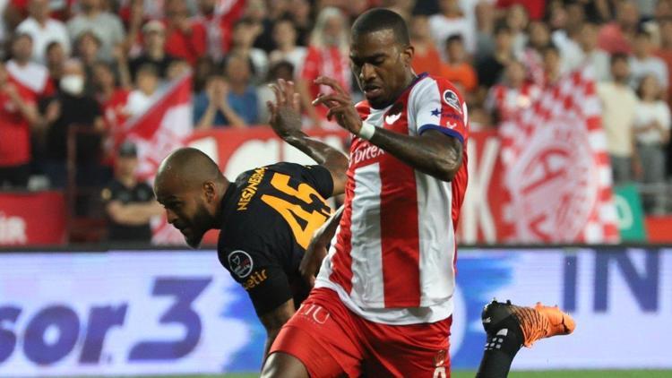 Antalyaspor’da Haji Wright durdurulamadı 17 gol...