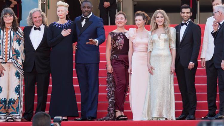 Ünlü Türk oyuncular dünya yıldızlarıyla Cannes Film Festivalinin kırmızı halısında