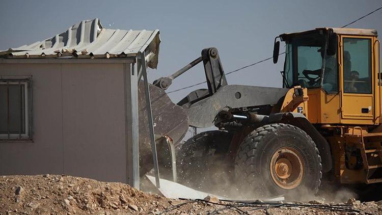 Önce telefon çaldı, sonra buldozer geldi, yarım saatte her şey oldu bitti... Filistinli köylülere atış alanı tehciri