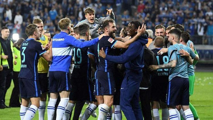 Hamburgu deviren Hertha Berlin, Bundesligada kaldı