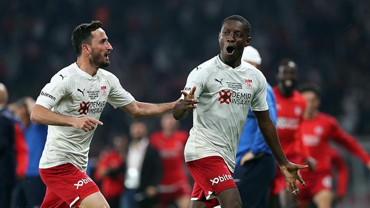 Son Dakika: Ziraat Türkiye Kupasında şampiyon Sivasspor Kayserispor uzatmada yıkıldı: 2-3