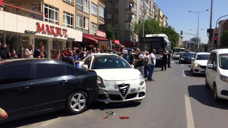 Freni boşaldı cadde karıştı