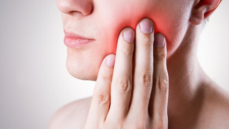20'lik diş ağrısı neden olur ve nasıl geçer? 20'lik diş ağrısı nedenleri ve iyi gelen yöntemler
