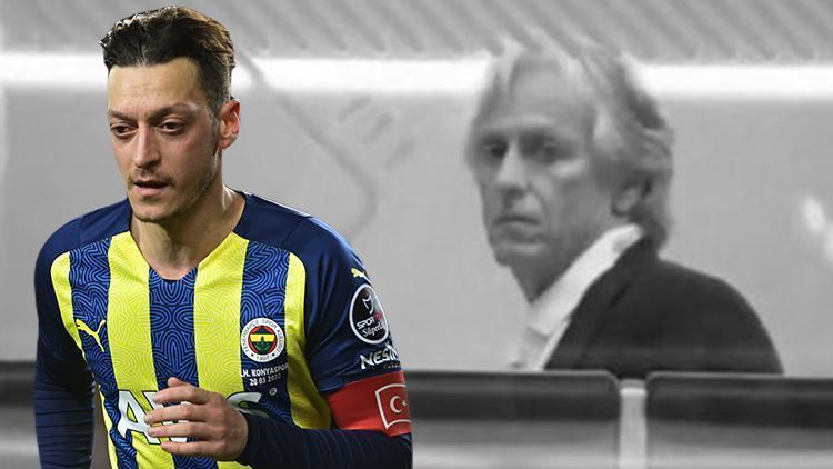 Son dakika: Fenerbahçede Mesut Özilden açıklama Ayrılmayacağım