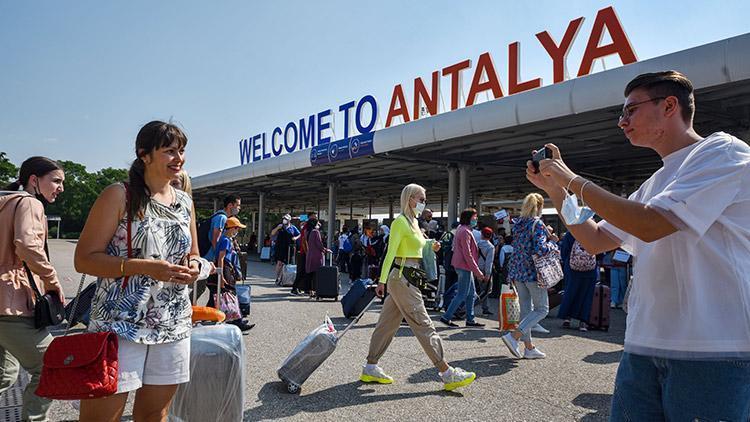 Antalyada Rusya-Ukrayna savaşına rağmen rekor