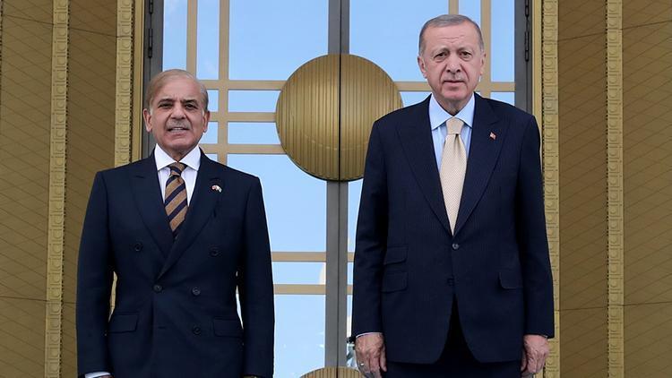 Cumhurbaşkanı Erdoğan Pakistan Başbakanı resmi törenle karşıladı