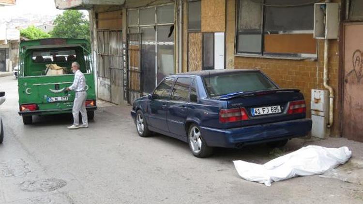 Ataşehirde çalıştığı marangoz atölyesi önünde ölü bulundu