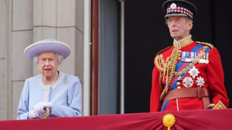 Rusya İngiltere ile dalga geçti Kraliçenin kutlaması için para buldular