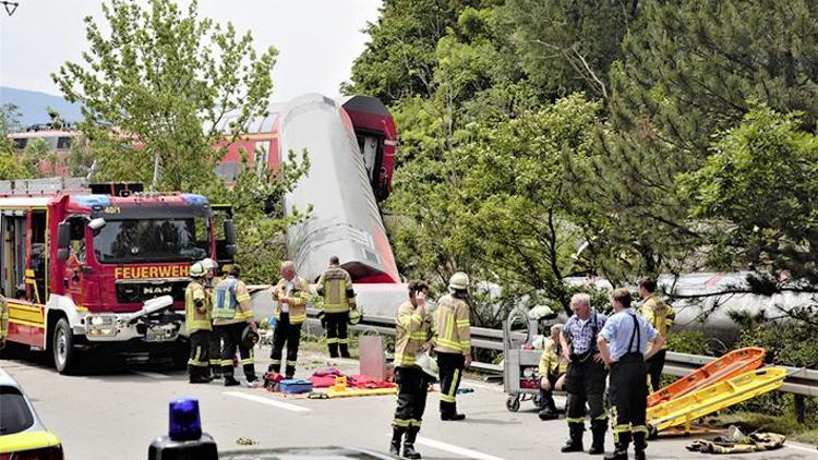 Bavyera’da tren kazası: En az 3 ölü