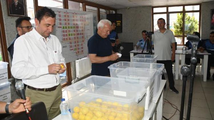 Lapseki Belediyesi Kapalı Pazar Yeri için kura çekimi yapıldı