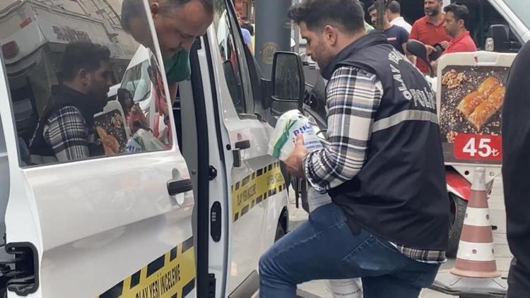 İstanbulda hareketli dakikalar Şüpheli çantadan el bombası çıktı