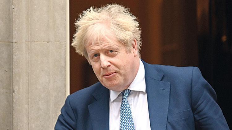 Korona partileri başına bela oldu: Boris Johnson’a güven oyu sınavı