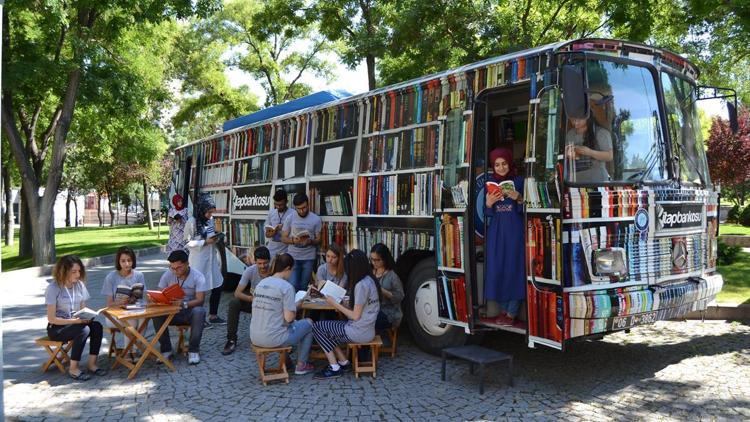 Kitap Bankosu’nda önce hüzün sonra sevinç