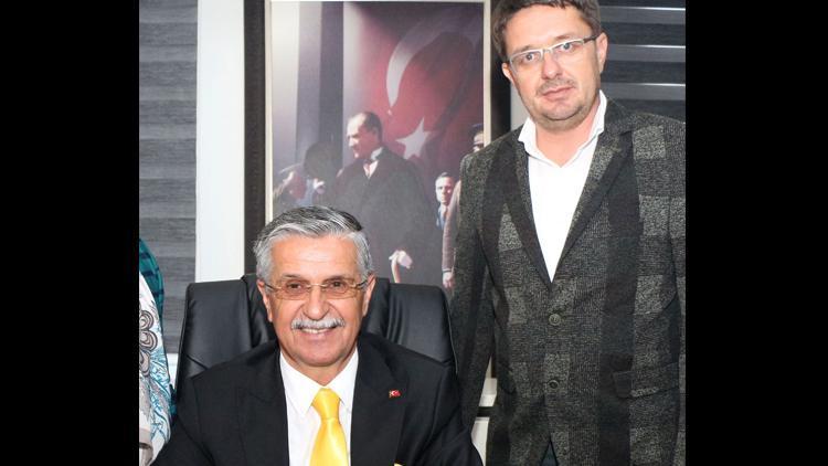 Kemer Belediye Başkanı Topaloğlunun oğluna silahlı saldırı