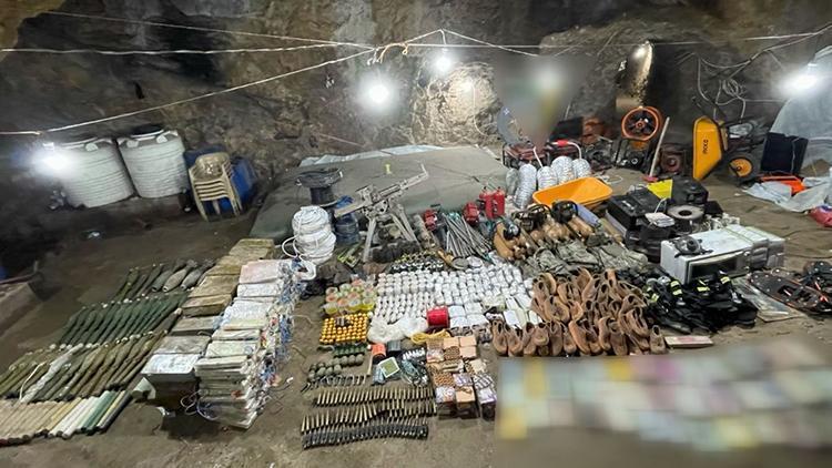 Pençe-Kilitte 220 terörist etkisiz Çok sayıda silah ve mühimmat ele geçirildi