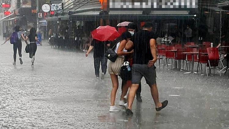 Meteorolojiden İzmir için kuvvetli sağanak uyarısı