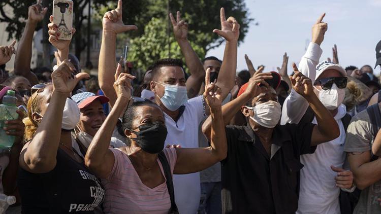 Kübadaki protestolara katılanlara 25 yıla kadar hapis cezası