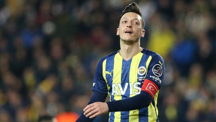 Son dakika: Mesut Özilin menajeri Erkan Söğütten çarpıcı açıklama: Futbolu bırakabilir