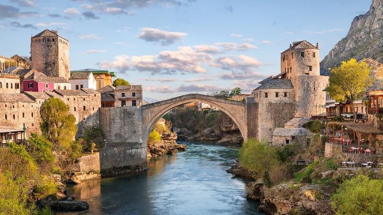 Mostar Köprüsü nerede, hangi ülkede Mostar Köprüsünün tarihi ve özellikleri