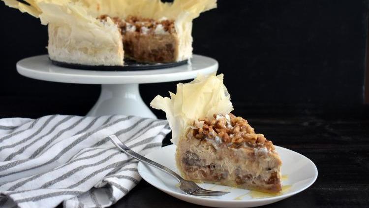 Baklava cheesecake nasıl yapılır? Gelinim Mutfakta baklava cheesecake tarifi ve malzemeleri