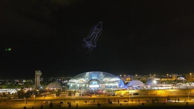 Konya Bilim Festivalinde yüzlerce drone geceyi aydınlattı