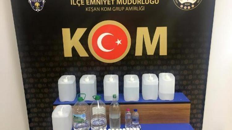 Edirne’de 27 litre etil alkol ve 4 litre sahte rakı ele geçirildi