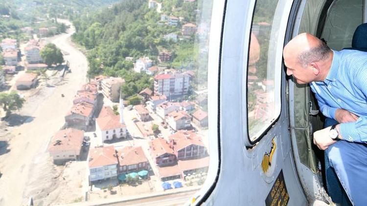Bakan Soylu, selden etkilenen Bozkurt’ta helikopterle incelemelerde bulundu