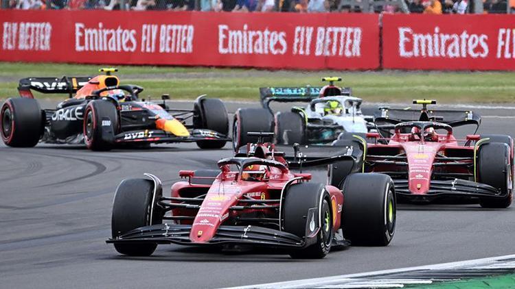 Formula 1 Britanya GPde kazanan Carlos Sainz oldu