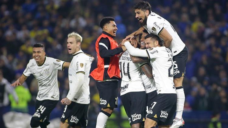 Son Dakika: Corinthians, Libertadores Kupasında çeyrek finalde Boca Juniorsı elediler...