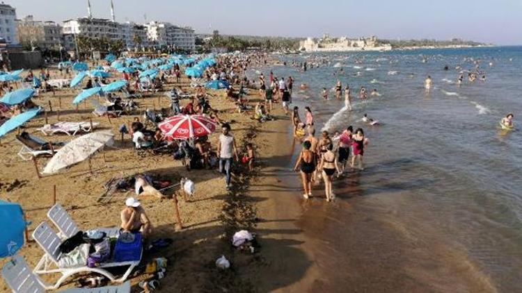 Kızkalesinde bayram yoğunluğu: Plajlar doldu