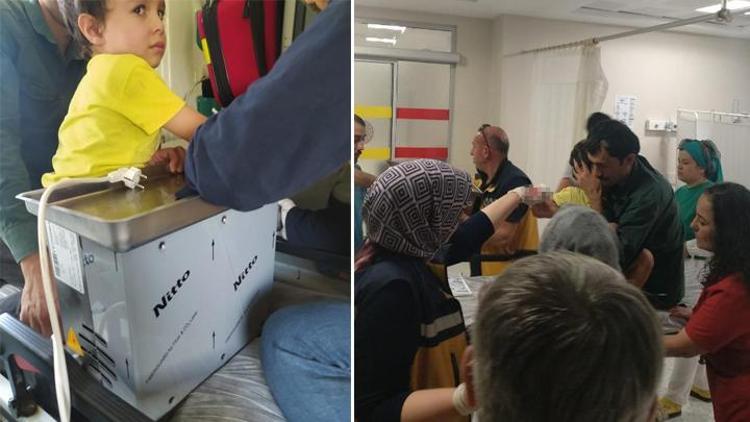 4 yaşındaki Tuğra, elini kaptırdığı kıyma makinesiyle hastaneye götürüldü