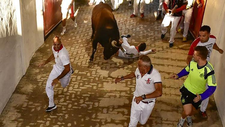 İspanyadaki San Fermin Festivalinde 3 kişi yaralandı