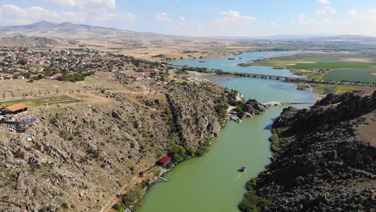 Bozkırın ortasında tekneyle gezinti