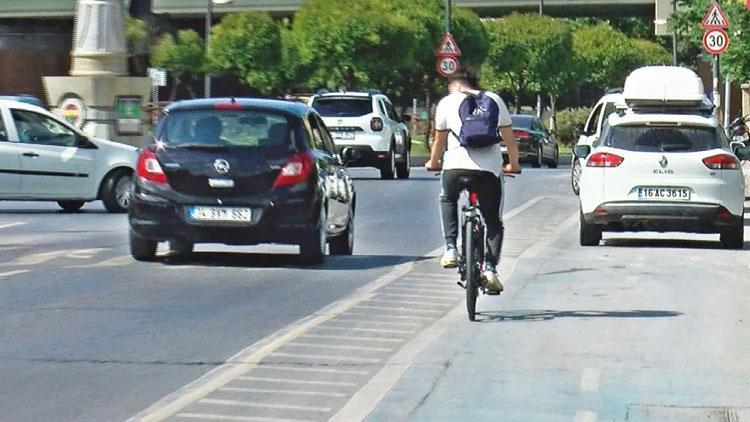 Bisiklet yolları işgal altında