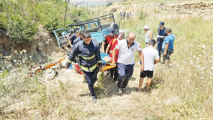 Safari cipi uçuruma yuvarlandı: 2 ölü, 10 yaralı