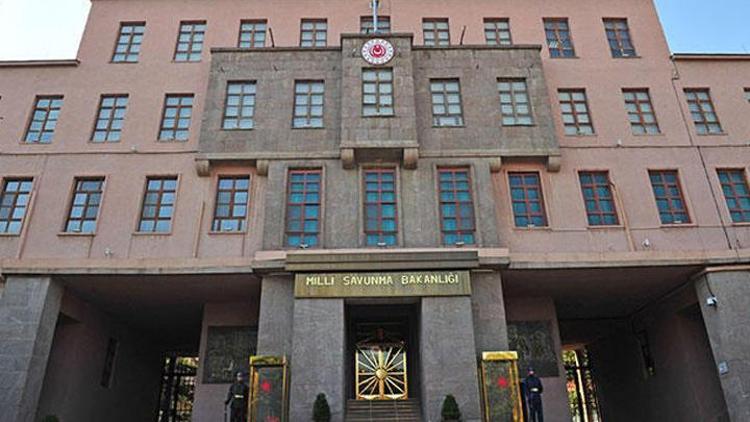 MSB: FETÖ ile iltisaklı tek bir personel kalmayıncaya kadar mücadelemiz devam edecek