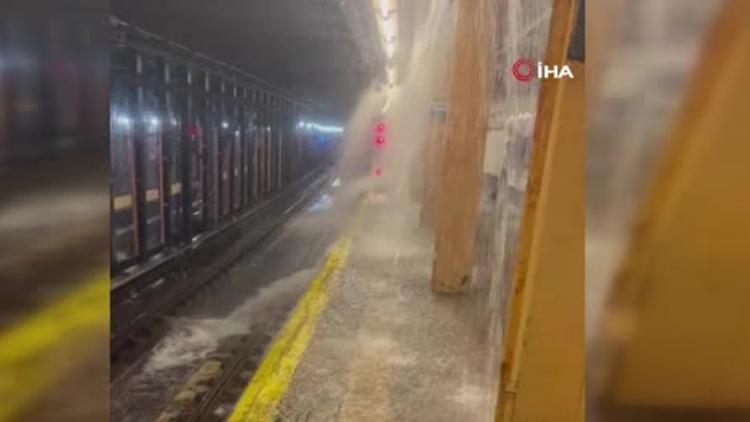 New Yorkta metro istasyonları sular altında