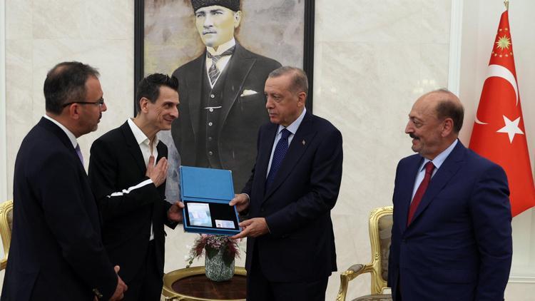 Cumhurbaşkanı Erdoğandan, Guidettiye Turkuaz kart